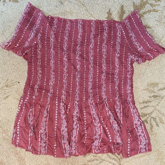 Off the Shoulder Top - Picture 3 of 3